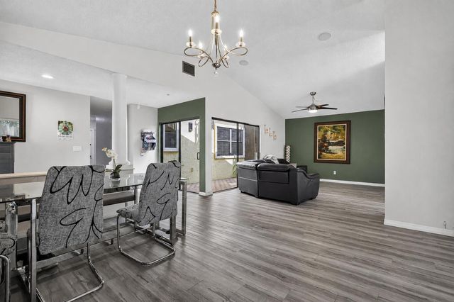 1055 NW 18th Avenue, Delray Beach, FL 33445