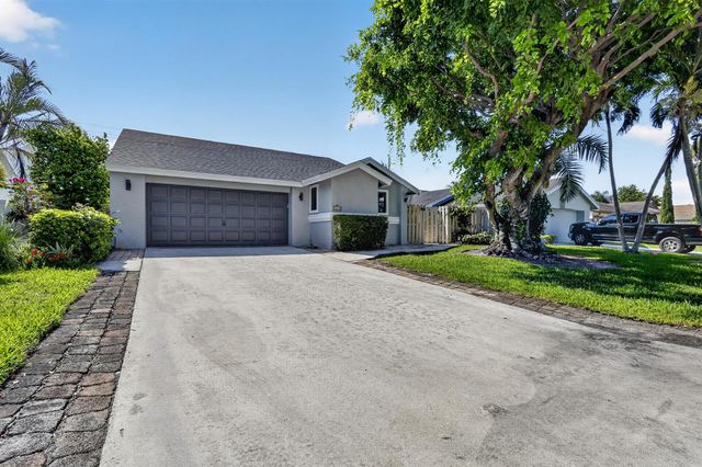 1055 NW 18th Avenue, Delray Beach, FL 33445