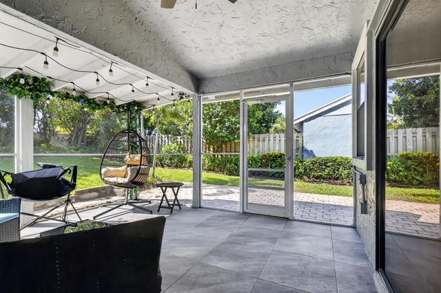 1055 NW 18th Avenue, Delray Beach, FL 33445