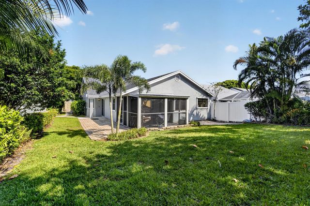 1055 NW 18th Avenue, Delray Beach, FL 33445