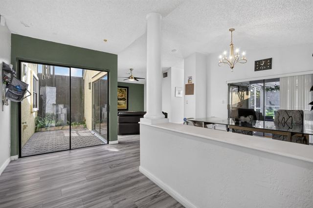 1055 NW 18th Avenue, Delray Beach, FL 33445