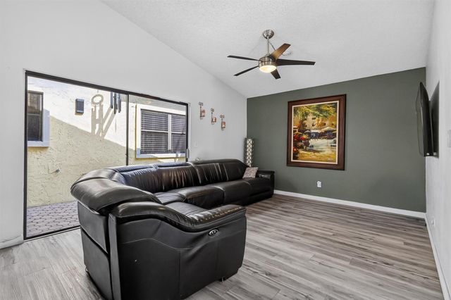 1055 NW 18th Avenue, Delray Beach, FL 33445
