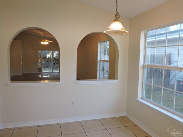 2513 Gulf Breeze Ave, Pensacola, FL 32507