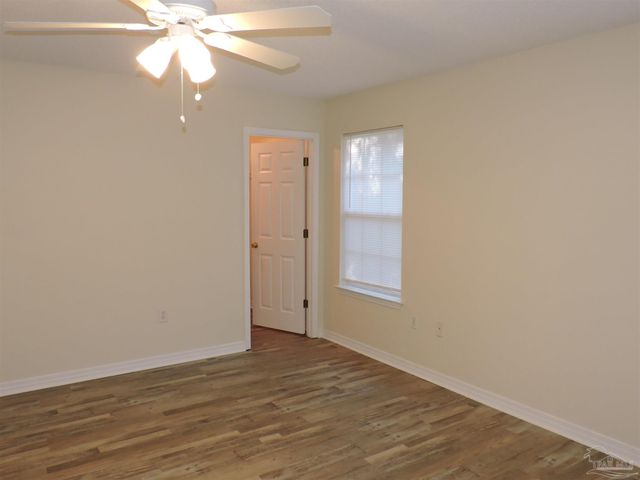 2513 Gulf Breeze Ave, Pensacola, FL 32507