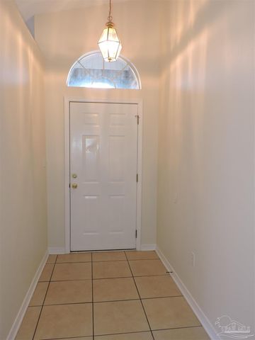 2513 Gulf Breeze Ave, Pensacola, FL 32507