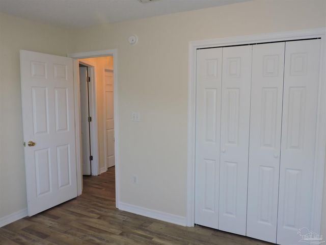 2513 Gulf Breeze Ave, Pensacola, FL 32507