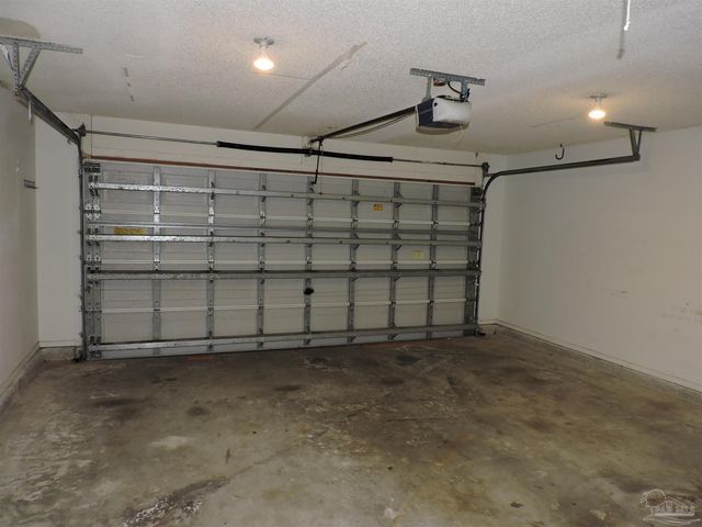 2513 Gulf Breeze Ave, Pensacola, FL 32507