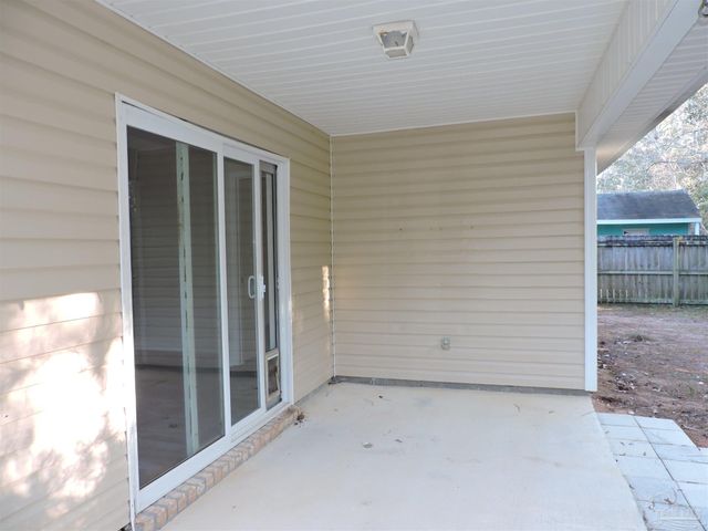 2513 Gulf Breeze Ave, Pensacola, FL 32507