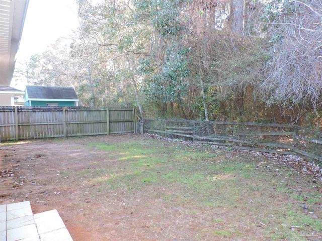 2513 Gulf Breeze Ave, Pensacola, FL 32507