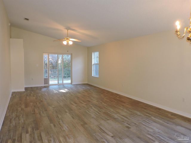 2513 Gulf Breeze Ave, Pensacola, FL 32507