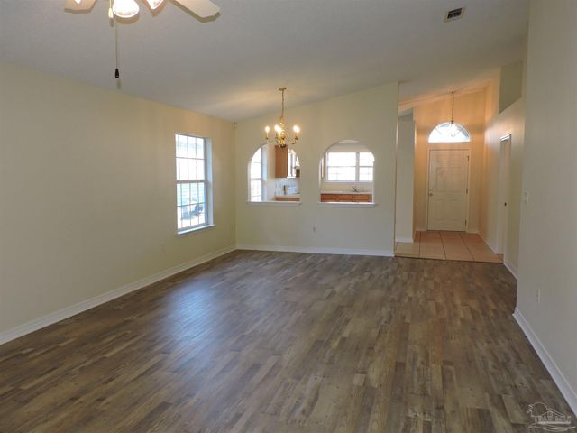 2513 Gulf Breeze Ave, Pensacola, FL 32507