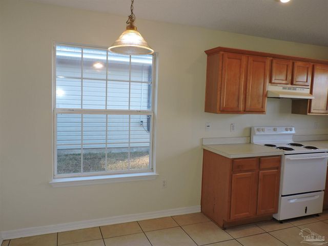 2513 Gulf Breeze Ave, Pensacola, FL 32507