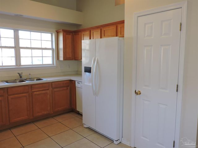 2513 Gulf Breeze Ave, Pensacola, FL 32507