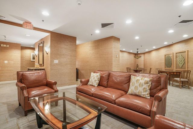 1 Renaissance Square 15E, White Plains, NY 10601