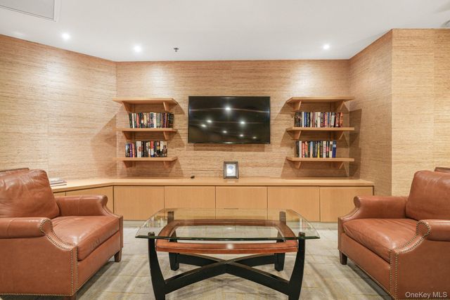 1 Renaissance Square 15E, White Plains, NY 10601