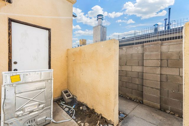 2905 PALO VERDE Drive NE, Albuquerque, NM 87112