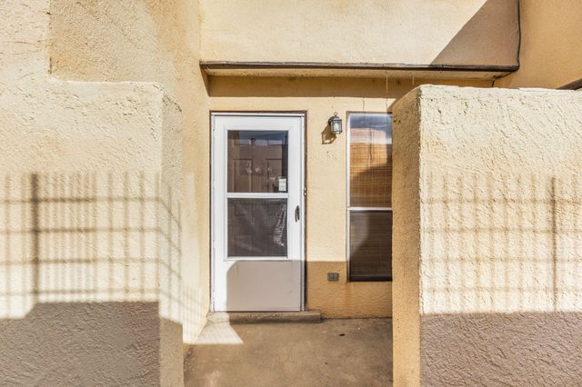 2905 PALO VERDE Drive NE, Albuquerque, NM 87112