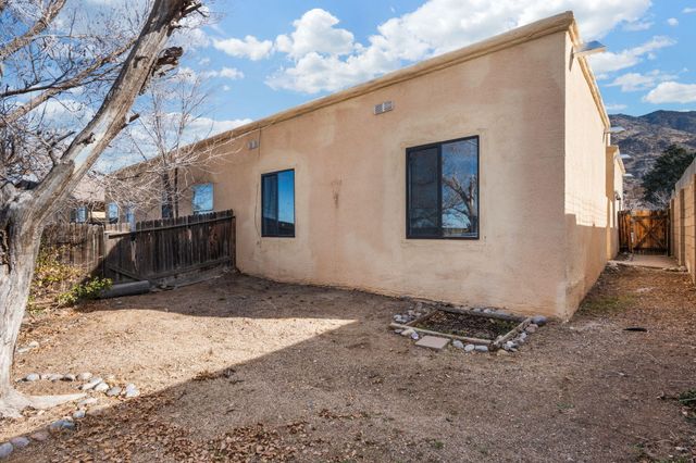 2905 PALO VERDE Drive NE, Albuquerque, NM 87112