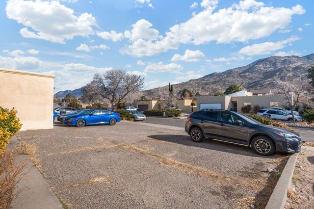 2905 PALO VERDE Drive NE, Albuquerque, NM 87112