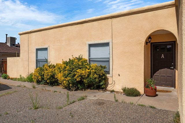 2905 PALO VERDE Drive NE, Albuquerque, NM 87112