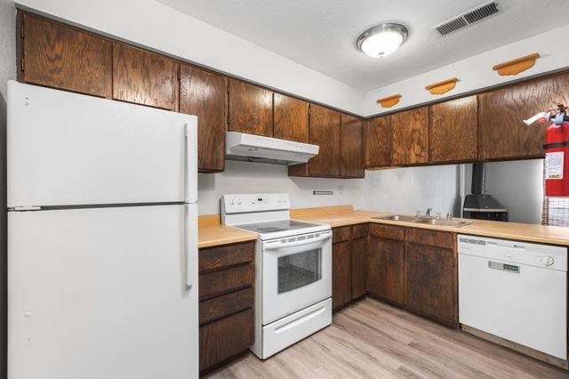 2905 PALO VERDE Drive NE, Albuquerque, NM 87112