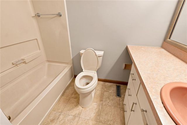 1614 Shenandoah Court, South Whitehall Twp, PA 18104