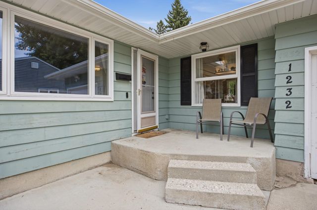 1232 15th Street N, Moorhead, MN 56560
