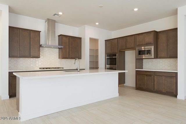 40129 N Alameda Drive, San Tan Valley, AZ 85140