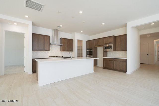 40129 N Alameda Drive, San Tan Valley, AZ 85140