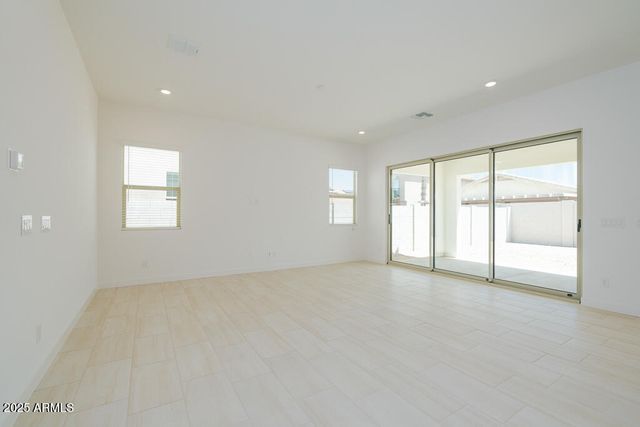 40129 N Alameda Drive, San Tan Valley, AZ 85140