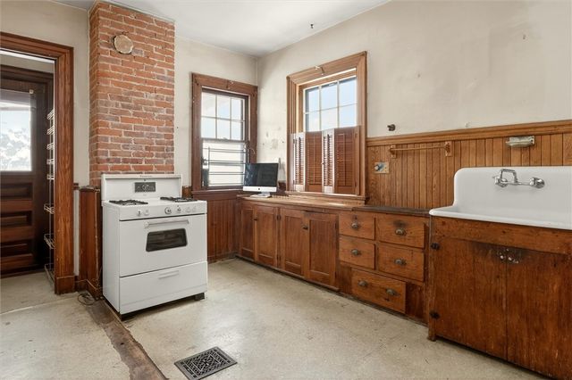 2 Thayer Street, Rochester, NY 14607