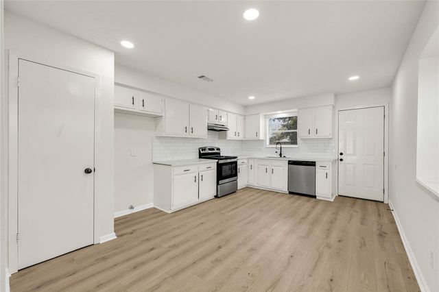 15615 Raven Trail, Houston, TX 77489