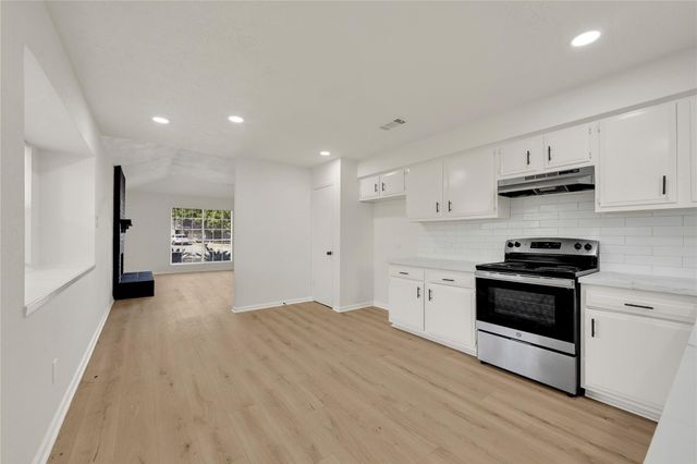 15615 Raven Trail, Houston, TX 77489