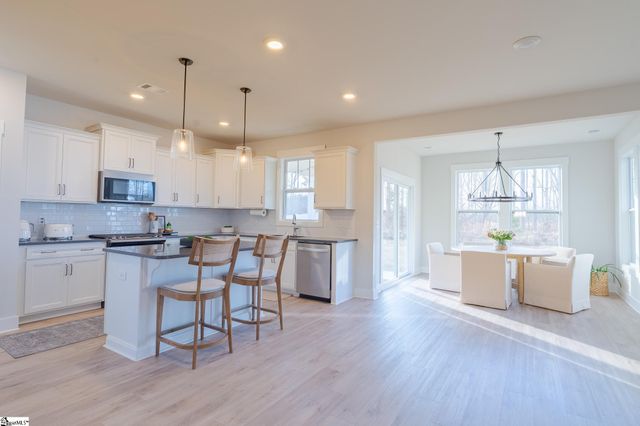 473 Fenwick Drive, Woodruff, SC 29388