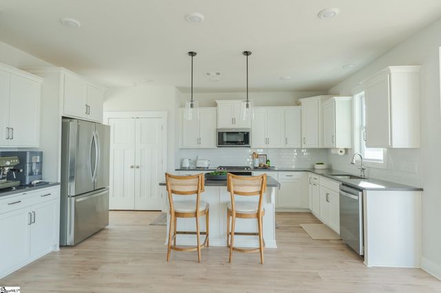 473 Fenwick Drive, Woodruff, SC 29388