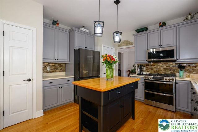 5331 Greenbriar Drive, Hanover Twp, PA 18017