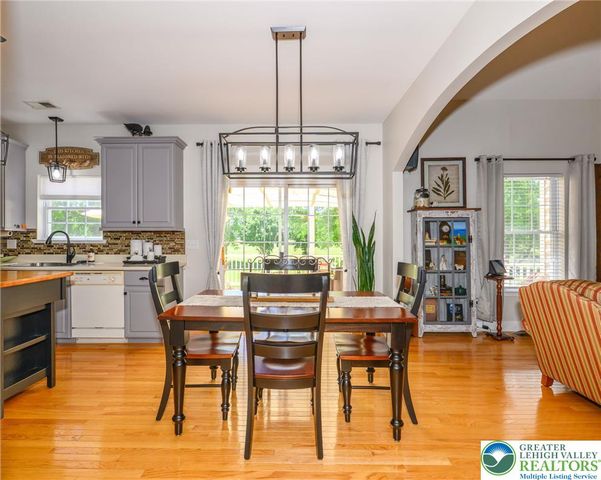 5331 Greenbriar Drive, Hanover Twp, PA 18017