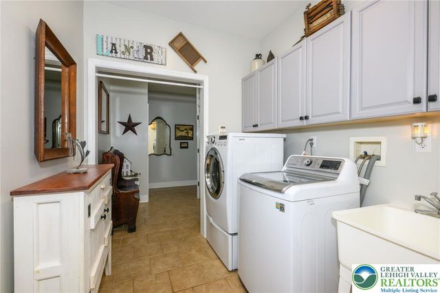5331 Greenbriar Drive, Hanover Twp, PA 18017