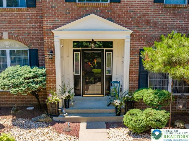 5331 Greenbriar Drive, Hanover Twp, PA 18017