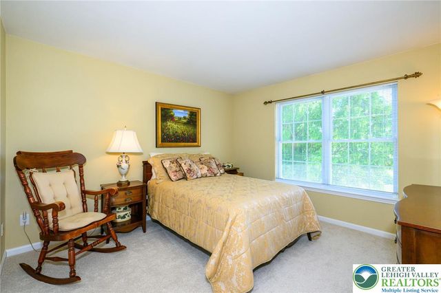 5331 Greenbriar Drive, Hanover Twp, PA 18017