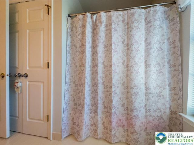 5331 Greenbriar Drive, Hanover Twp, PA 18017