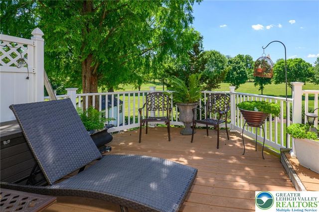 5331 Greenbriar Drive, Hanover Twp, PA 18017