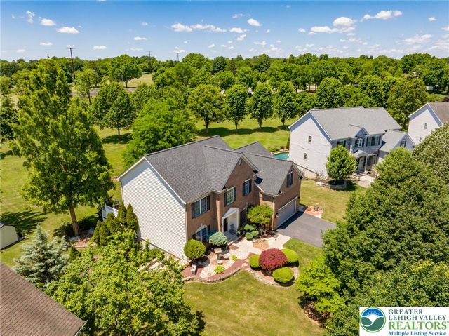 5331 Greenbriar Drive, Hanover Twp, PA 18017