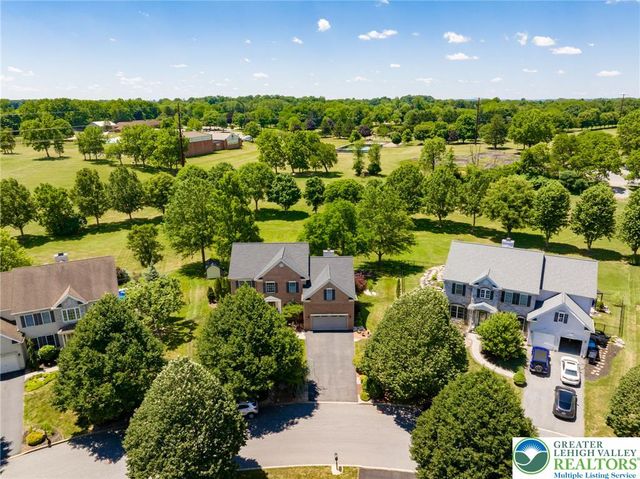 5331 Greenbriar Drive, Hanover Twp, PA 18017