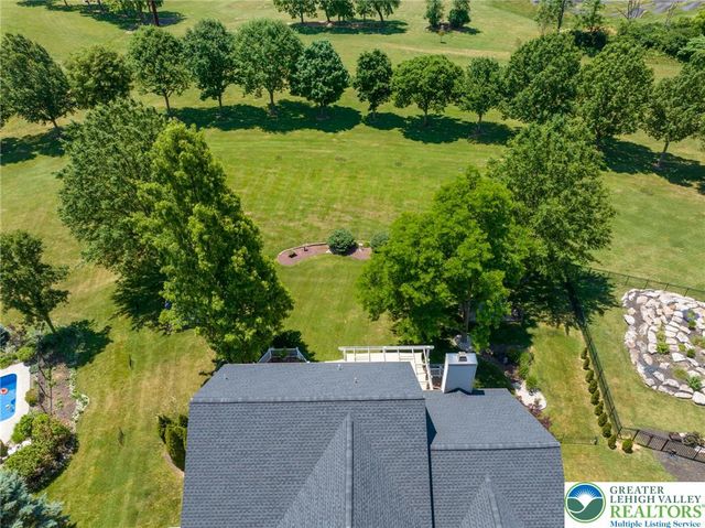 5331 Greenbriar Drive, Hanover Twp, PA 18017