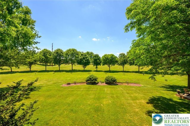 5331 Greenbriar Drive, Hanover Twp, PA 18017