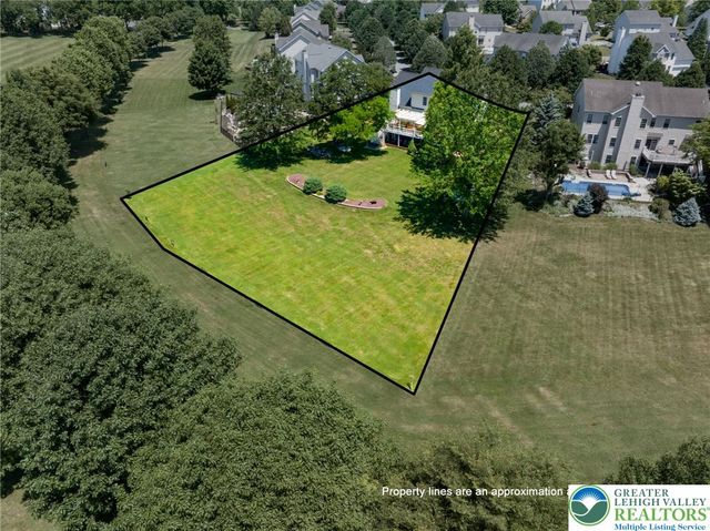 5331 Greenbriar Drive, Hanover Twp, PA 18017