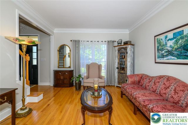 5331 Greenbriar Drive, Hanover Twp, PA 18017