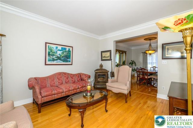 5331 Greenbriar Drive, Hanover Twp, PA 18017