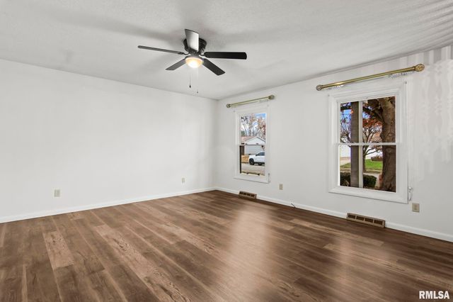 233 Deer Head Lane, Springfield, IL 62704